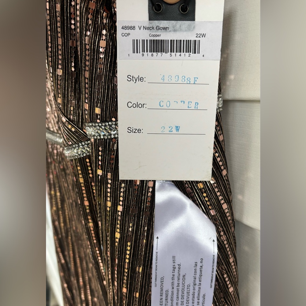 NWT Mac Duggal Copper Full Beaded V Neck Evening Gown 22W Prom Formal NEW - Picture 8 of 10